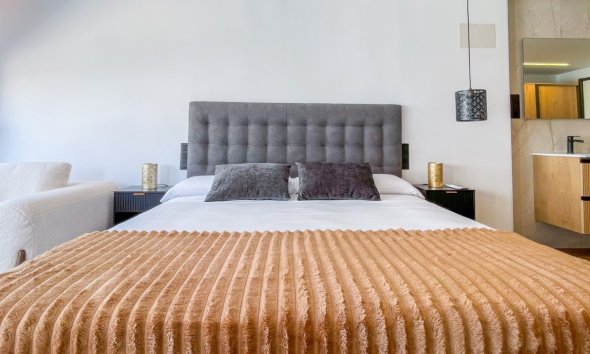 Resale - Terraced house / Townhouse - Torrevieja - Nueva Torrevieja