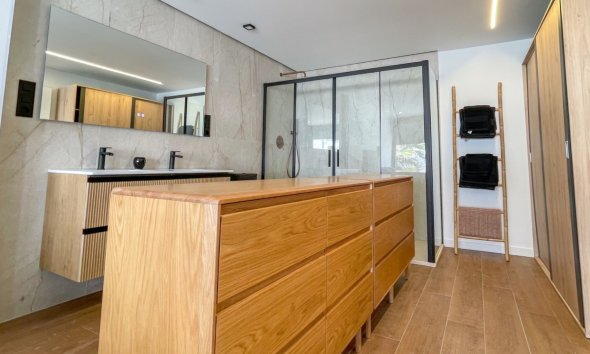 Resale - Terraced house / Townhouse - Torrevieja - Nueva Torrevieja