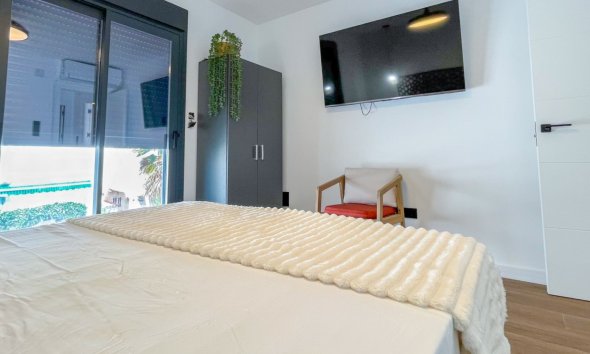 Resale - Terraced house / Townhouse - Torrevieja - Nueva Torrevieja