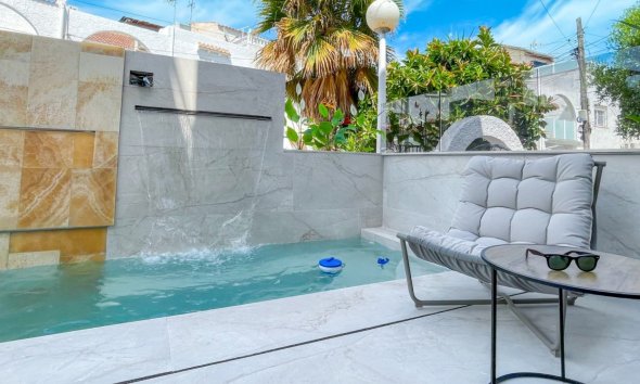 Resale - Terraced house / Townhouse - Torrevieja - Nueva Torrevieja