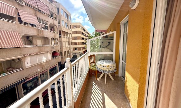 Resale - Apartment - Torrevieja - Acequion
