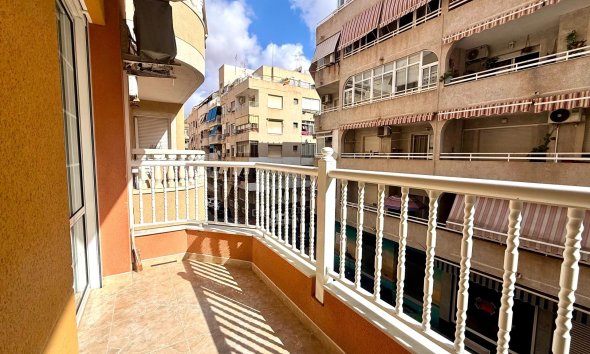 Resale - Apartment - Torrevieja - Acequion