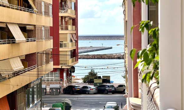 Resale - Apartment - Torrevieja - Acequion