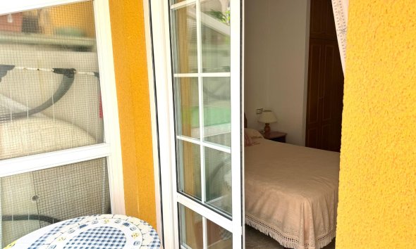 Resale - Apartment - Torrevieja - Acequion