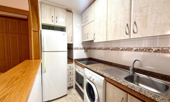 Resale - Apartment - Torrevieja - Acequion