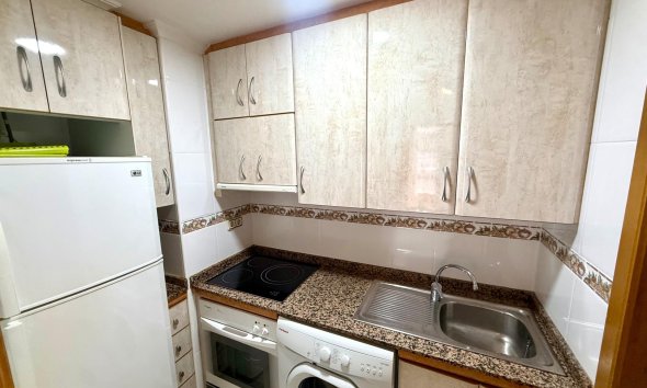 Resale - Apartment - Torrevieja - Acequion