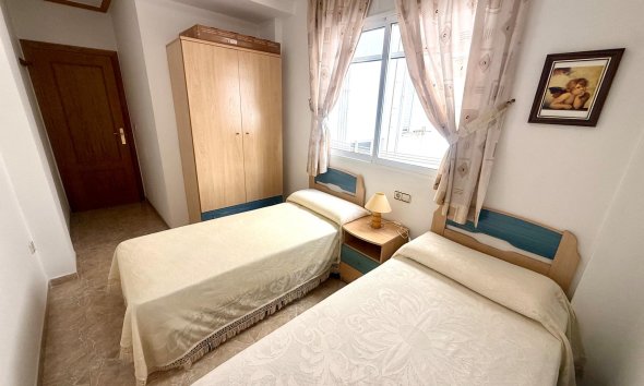 Resale - Apartment - Torrevieja - Acequion