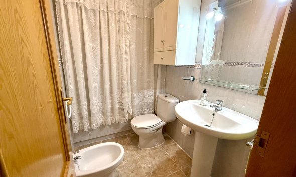 Resale - Apartment - Torrevieja - Acequion