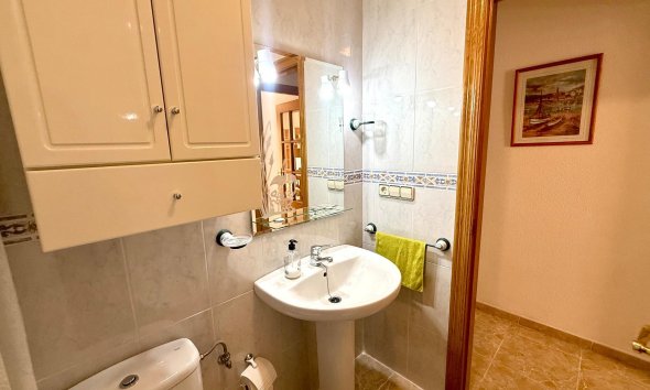 Resale - Apartment - Torrevieja - Acequion