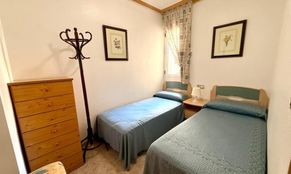 Resale - Apartment - Torrevieja - Acequion