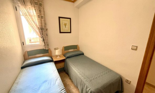 Resale - Apartment - Torrevieja - Acequion