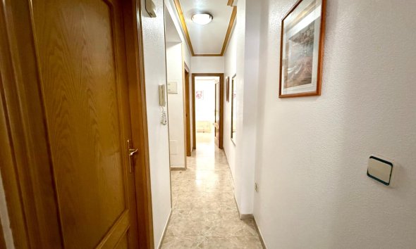 Resale - Apartment - Torrevieja - Acequion