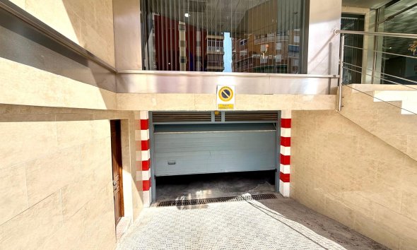 Resale - Apartment - Torrevieja - Acequion