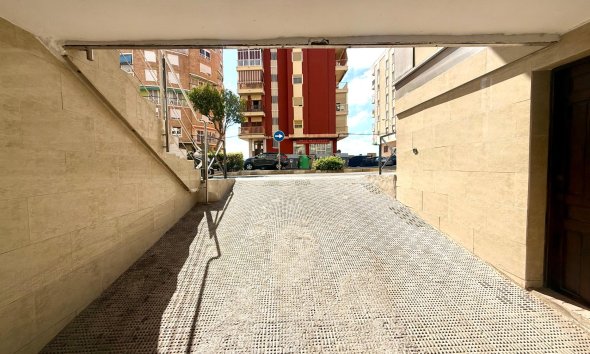 Resale - Apartment - Torrevieja - Acequion