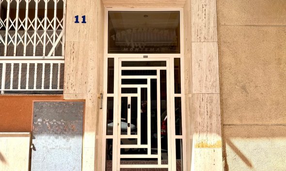 Resale - Apartment - Torrevieja - Acequion