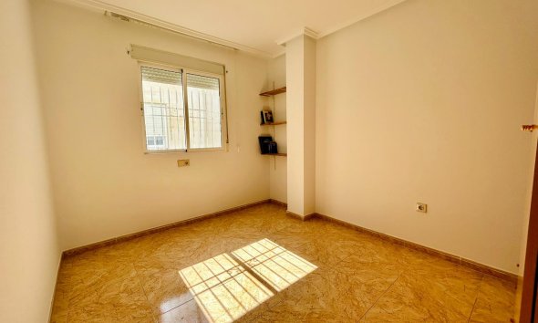 Resale - Apartment - Torrevieja