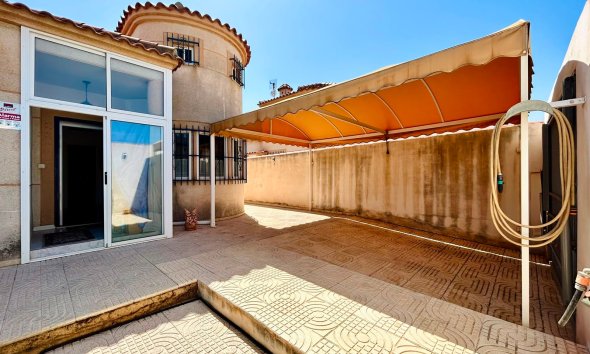 Resale - - VILLA - Torrevieja - Urbanización San Luis