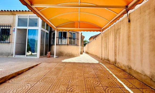 Resale - - VILLA - Torrevieja - Urbanización San Luis