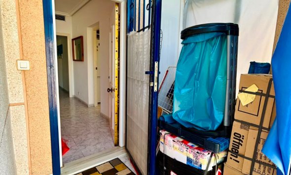 Resale - - VILLA - Torrevieja - Urbanización San Luis