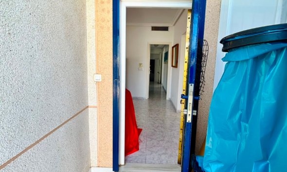 Resale - - VILLA - Torrevieja - Urbanización San Luis