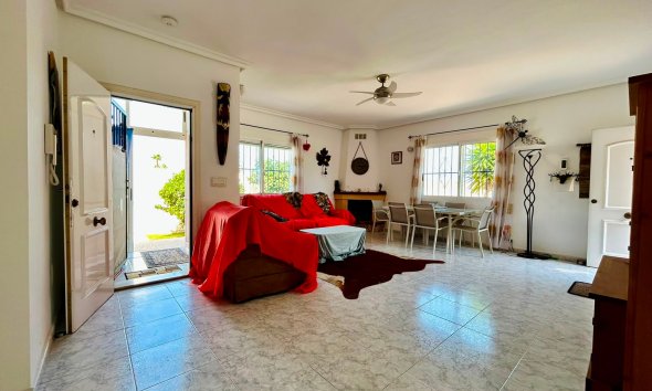 Resale - - VILLA - Torrevieja - Urbanización San Luis