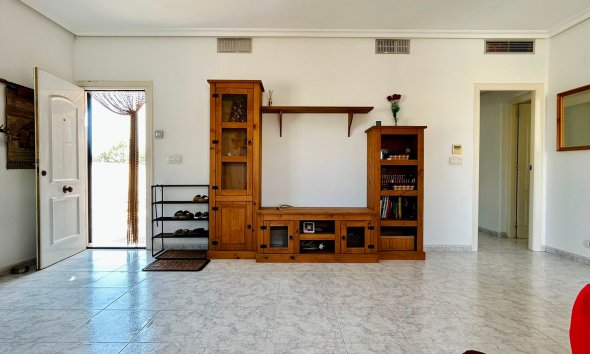 Resale - - VILLA - Torrevieja - Urbanización San Luis