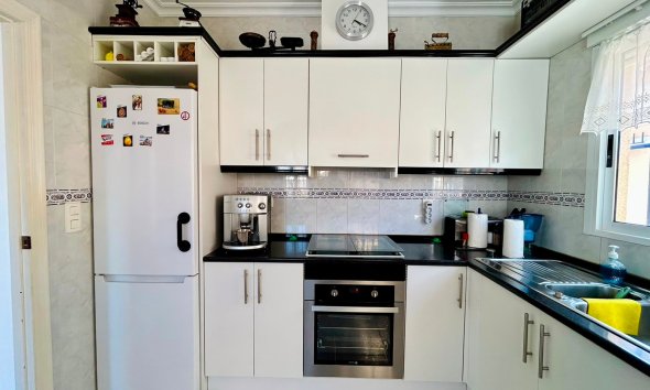 Resale - - VILLA - Torrevieja - Urbanización San Luis