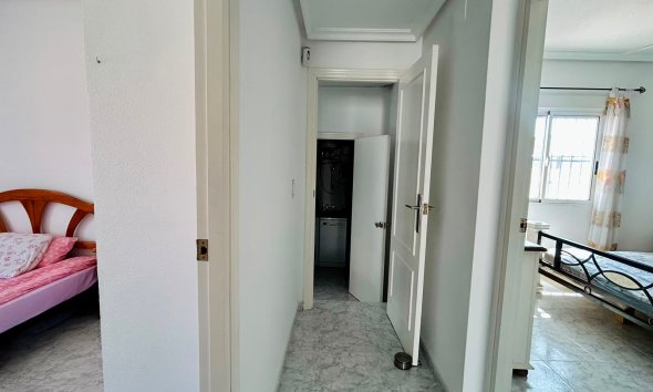 Resale - - VILLA - Torrevieja - Urbanización San Luis