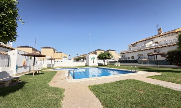 Resale - Terraced house / Townhouse - Torrevieja - Los Altos