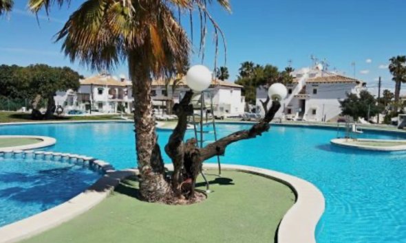 Resale - Bungalow - Torrevieja