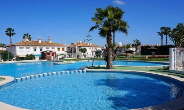 Resale - Bungalow - Torrevieja