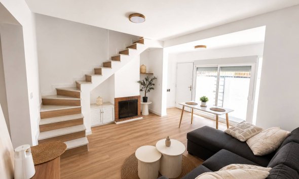 Resale - Townhouse / Terraced House - Torrevieja