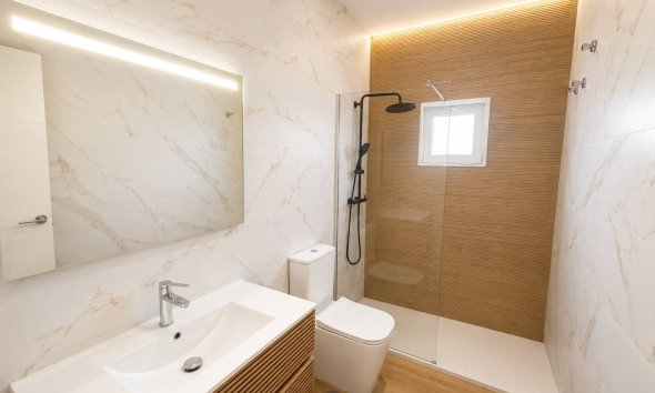 Resale - Townhouse / Terraced House - Torrevieja