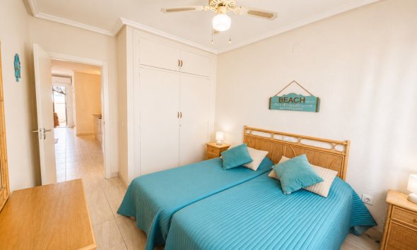 Resale - Bungalow - La Mata - La Mata, Torrevieja