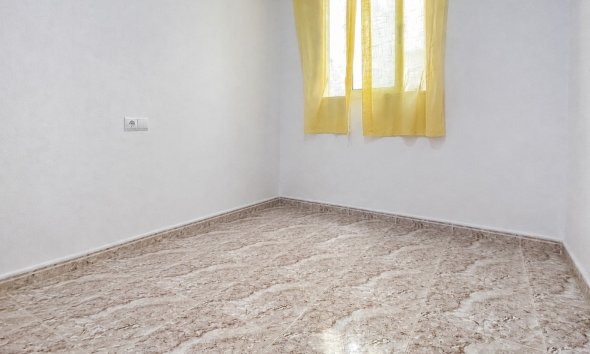 Reventa - Apartamento / Dúplex - Torrevieja