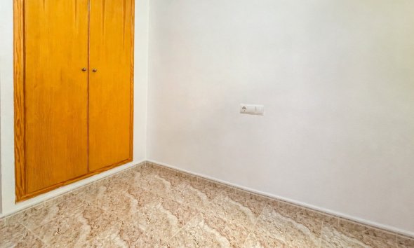 Reventa - Apartamento / Dúplex - Torrevieja