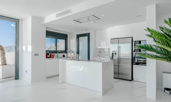 Reventa - Apartamento / Dúplex - Benidorm