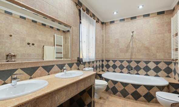 Resale - Farm Estate / Country Property - Beniel - Carretera de Beniel