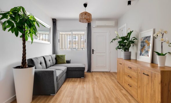 Resale - Townhouse / Terraced House - Orihuela Costa