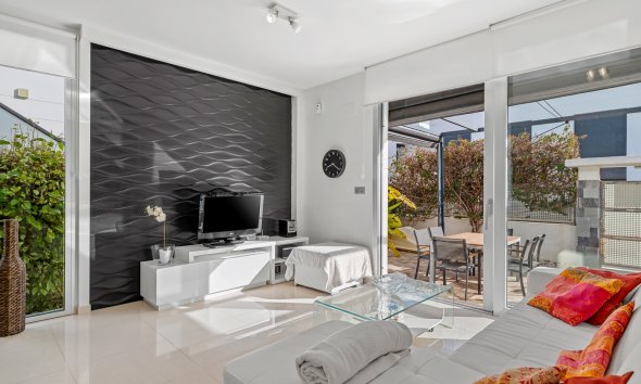 Resale - Villa / House - Ciudad Quesada
