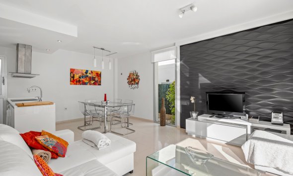 Resale - Villa / House - Ciudad Quesada
