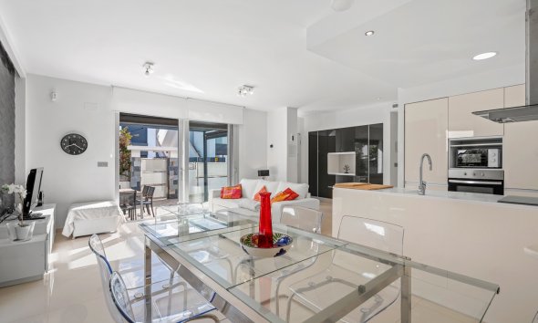 Resale - Villa / House - Ciudad Quesada
