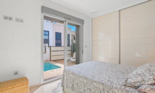 Resale - Villa / House - Ciudad Quesada