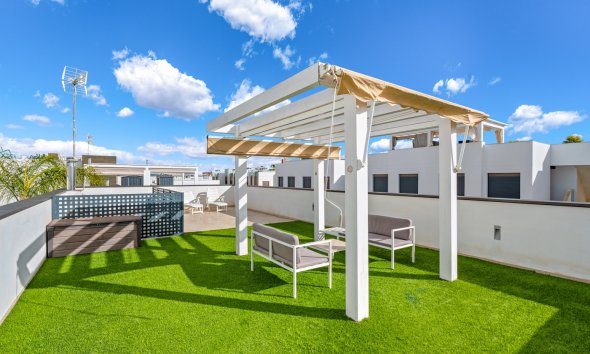 Resale - Villa / House - Ciudad Quesada