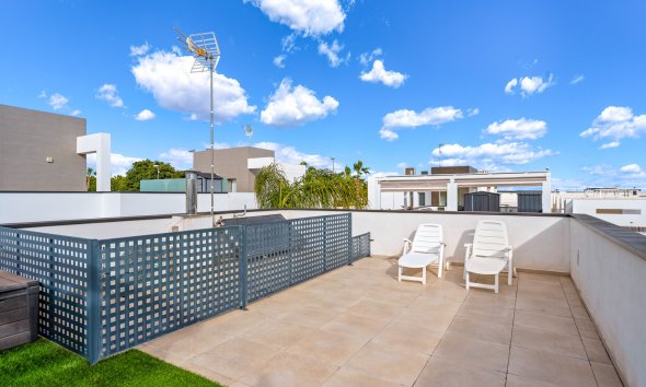 Resale - Villa / House - Ciudad Quesada