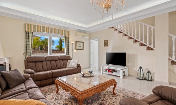 Resale - Villa / House - Ciudad Quesada