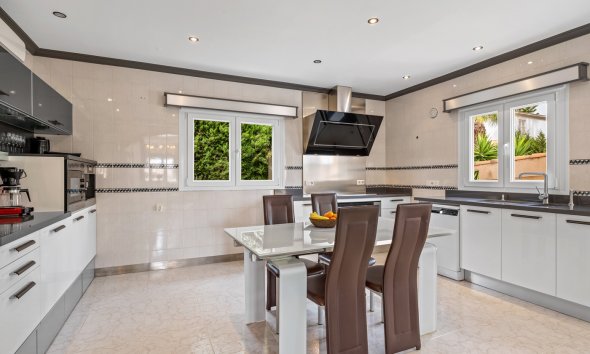 Resale - Villa / House - Ciudad Quesada