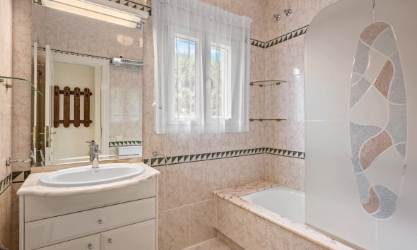 Resale - Villa / House - Ciudad Quesada