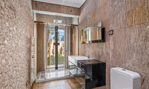 Resale - Villa / House - Ciudad Quesada