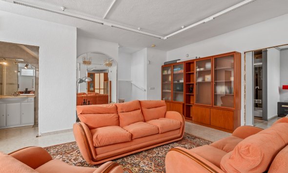 Resale - Villa / House - Ciudad Quesada